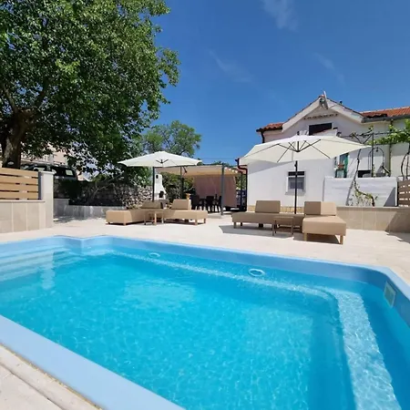 Countryside Marie With Pool * Vrh (Krk)